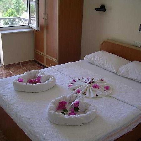 Junior Ozalp Dalyan Exterior foto