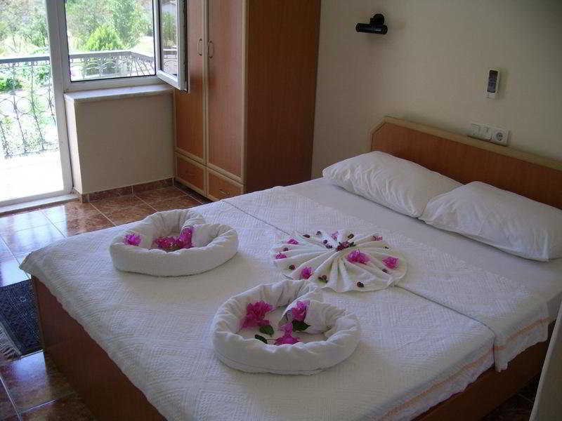 Junior Ozalp Dalyan Exterior foto